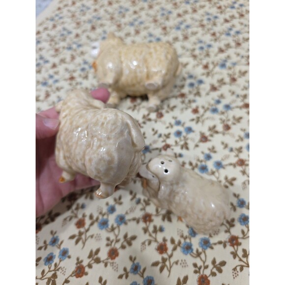 OTAGIRI Sheep Lamb Salt And Pepper Shaker Set Vintage 1983 Stickers‎ NO STOPPERS - Picture 7 of 7